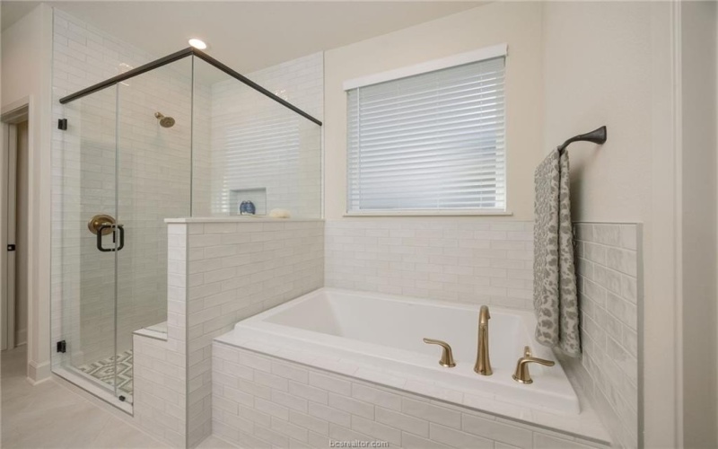 5032 Toscana Loop, Bryan, TX 77802, 4 Habitaciones Habitaciones , ,3 BañosBaños,Residential,En Venta,5032 Toscana Loop,24015787
