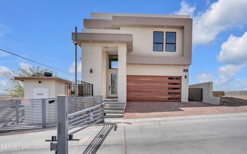 1031 VINTON Avenue unit: 1 #1, Canutillo, TX 79835, 3 Bedrooms Bedrooms, ,2 BathroomsBathrooms,Residential,For Sale,1031 VINTON Avenue unit: 1,919856
