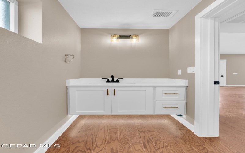 1031 VINTON Avenue unit: 1 #1, Canutillo, TX 79835, 3 Bedrooms Bedrooms, ,2 BathroomsBathrooms,Residential,For Sale,1031 VINTON Avenue unit: 1,919856