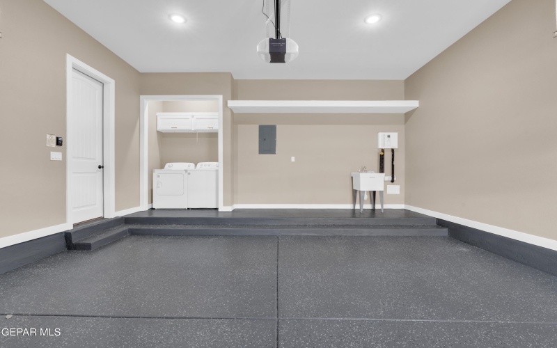 1031 VINTON Avenue unit: 1 #1, Canutillo, TX 79835, 3 Bedrooms Bedrooms, ,2 BathroomsBathrooms,Residential,For Sale,1031 VINTON Avenue unit: 1,919856