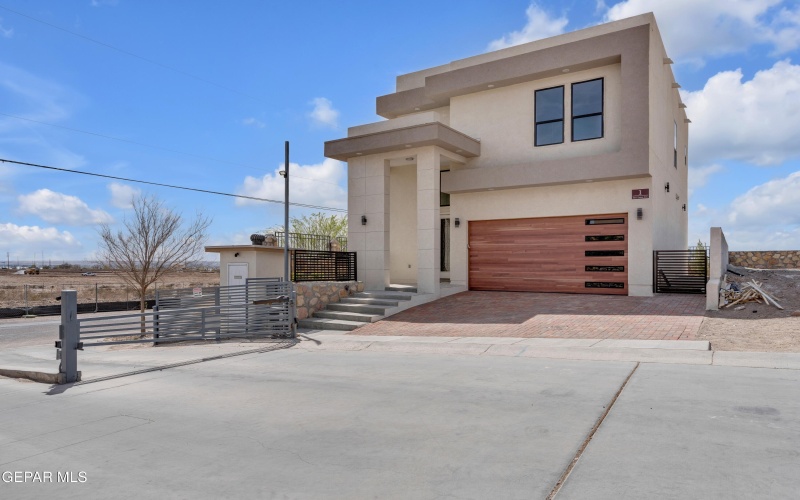 1031 VINTON Avenue unit: 1 #1, Canutillo, TX 79835, 3 Bedrooms Bedrooms, ,2 BathroomsBathrooms,Residential,For Sale,1031 VINTON Avenue unit: 1,919856