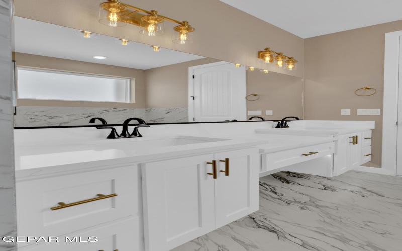 1031 VINTON Avenue unit: 16 #16, Canutillo, TX 79835, 3 Bedrooms Bedrooms, ,2 BathroomsBathrooms,Residential,For Sale,1031 VINTON Avenue unit: 16,919869