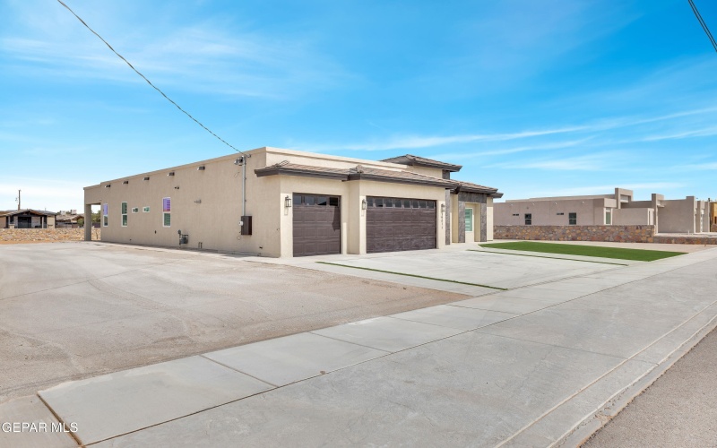 15011 Hinojos Avenue, El Paso, TX 79938, 4 Bedrooms Bedrooms, ,5 BathroomsBathrooms,Residential,For Sale,15011 Hinojos Avenue,919953