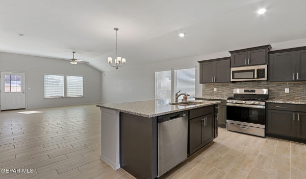1205 Night Sky Street, Horizon City, TX 79928, 4 Habitaciones Habitaciones , ,3 BañosBaños,Residential,En Venta,1205 Night Sky Street,920809