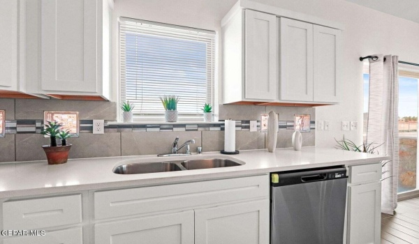 260 Staffs Way, El Paso, TX 79928, 4 Habitaciones Habitaciones , ,2 BañosBaños,Residential,En Venta,260 Staffs Way,918788