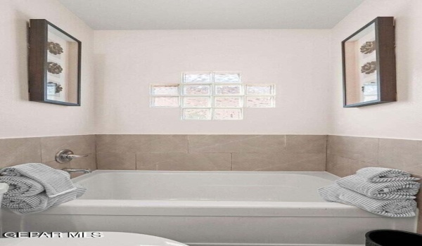 257 Farnborough Street, El Paso, TX 79928, 4 Habitaciones Habitaciones , ,2 BañosBaños,Residential,En Venta,257 Farnborough Street,918789