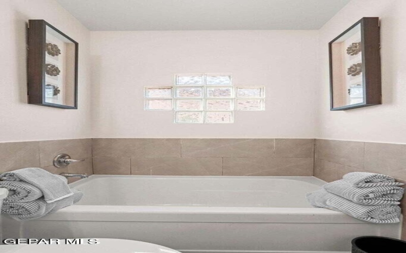 257 Farnborough Street, El Paso, TX 79928, 4 Habitaciones Habitaciones , ,2 BañosBaños,Residential,En Venta,257 Farnborough Street,918789