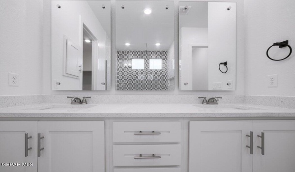 12816 Prestbury Avenue, El Paso, TX 79928, 4 Habitaciones Habitaciones , ,1 BañoBaños,Residential,En Venta,12816 Prestbury Avenue,919155