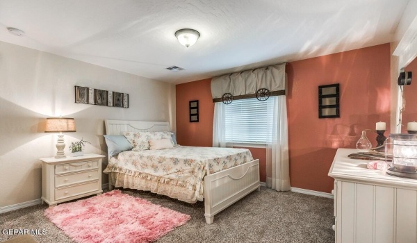 12800 De La Rosa Avenue, El Paso, TX 79928, 5 Bedrooms Bedrooms, ,2 BathroomsBathrooms,Residential,For Sale,12800 De La Rosa Avenue,919183