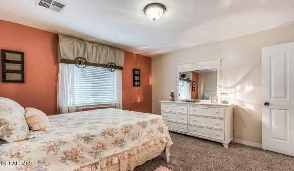 12800 De La Rosa Avenue, El Paso, TX 79928, 5 Bedrooms Bedrooms, ,2 BathroomsBathrooms,Residential,For Sale,12800 De La Rosa Avenue,919183