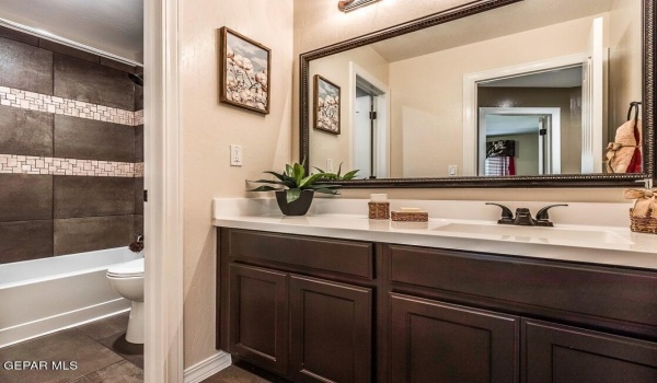 12800 De La Rosa Avenue, El Paso, TX 79928, 5 Bedrooms Bedrooms, ,2 BathroomsBathrooms,Residential,For Sale,12800 De La Rosa Avenue,919183