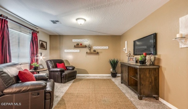 12800 De La Rosa Avenue, El Paso, TX 79928, 5 Bedrooms Bedrooms, ,2 BathroomsBathrooms,Residential,For Sale,12800 De La Rosa Avenue,919183