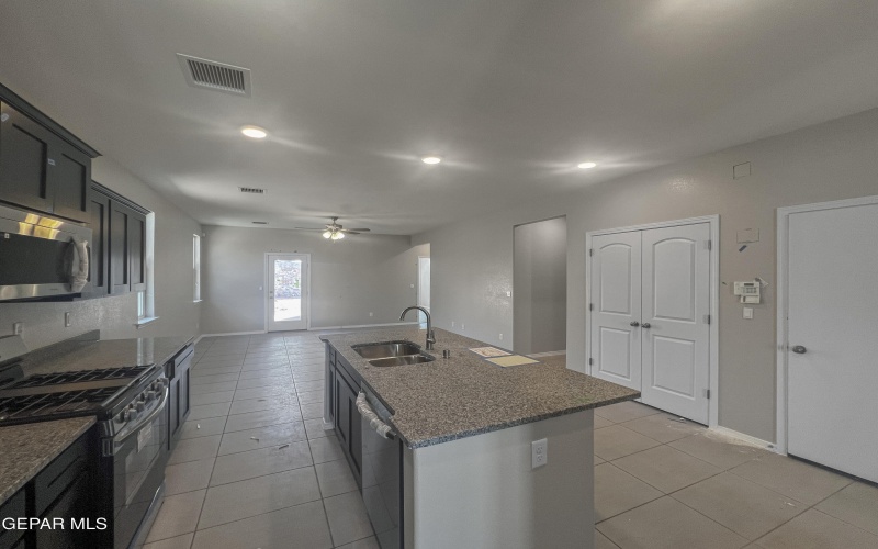 15217 Apex Court, El Paso, TX 79938, 3 Habitaciones Habitaciones , ,1 BañoBaños,Residential,En Venta,15217 Apex Court,921317