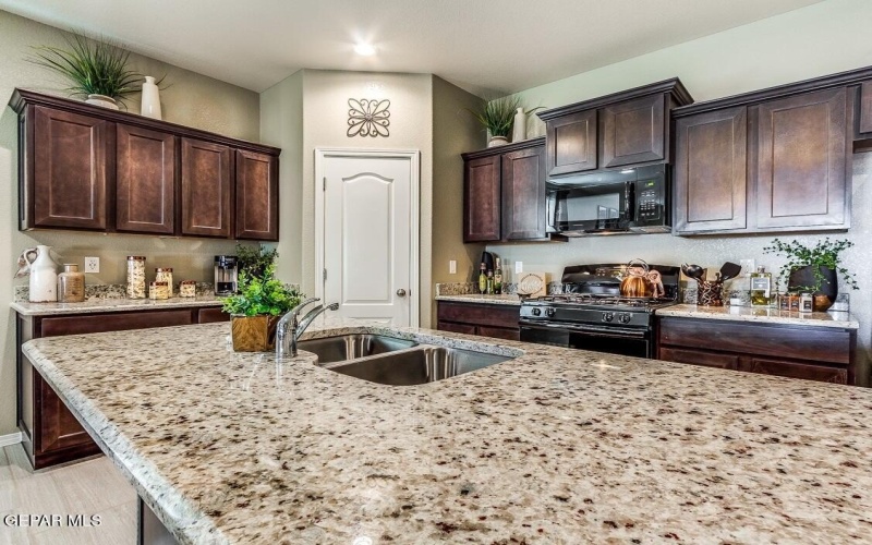 15225 Apex Court, El Paso, TX 79938, 4 Bedrooms Bedrooms, ,1 BathroomBathrooms,Residential,For Sale,15225 Apex Court,921325