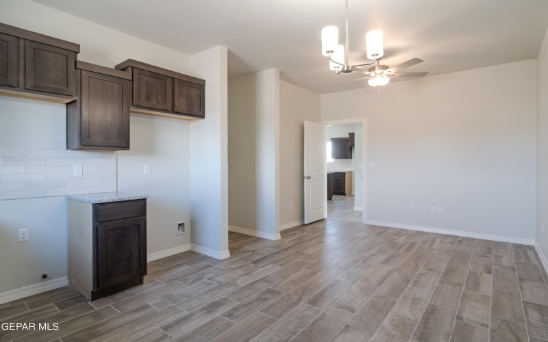 985 Barbara Avenue, Socorro, TX 79927, 5 Habitaciones Habitaciones , ,1 BañoBaños,Residential,En Venta,985 Barbara Avenue,921163