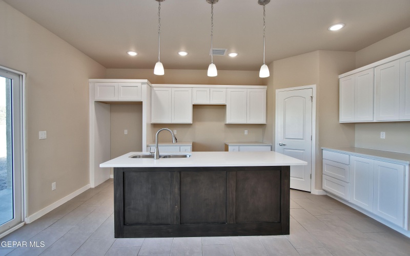 5905 Ruidoso Downs Street, El Paso, TX 79932, 4 Bedrooms Bedrooms, ,1 BathroomBathrooms,Residential,For Sale,5905 Ruidoso Downs Street,921385