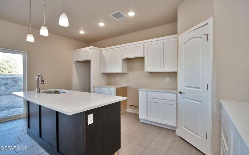 5905 Ruidoso Downs Street, El Paso, TX 79932, 4 Bedrooms Bedrooms, ,1 BathroomBathrooms,Residential,For Sale,5905 Ruidoso Downs Street,921385