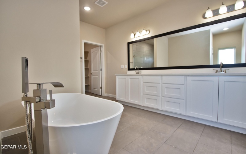 5905 Ruidoso Downs Street, El Paso, TX 79932, 4 Bedrooms Bedrooms, ,1 BathroomBathrooms,Residential,For Sale,5905 Ruidoso Downs Street,921385