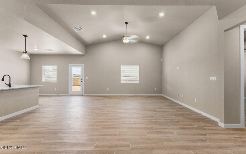 13977 Lorenz Avenue, El Paso, TX 79928, 4 Bedrooms Bedrooms, ,1 BathroomBathrooms,Residential,For Sale,13977 Lorenz Avenue,921279