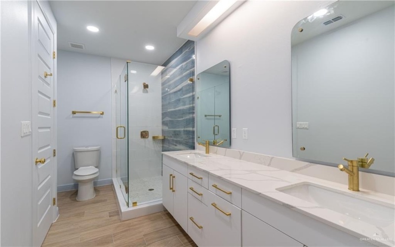 109 E Parade Drive #E, South Padre Island, TX 78597, 2 Bedrooms Bedrooms, ,2 BathroomsBathrooms,Residential,For Sale,109 E Parade Drive,409716