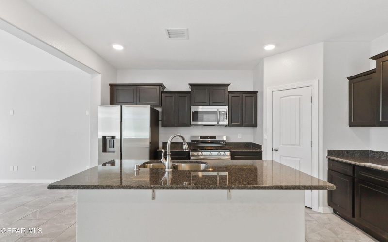5888 KOBE BRYANT Street, El Paso, TX 79924, 3 Habitaciones Habitaciones , ,1 BañoBaños,Residential,En Venta,5888 KOBE BRYANT Street,921606