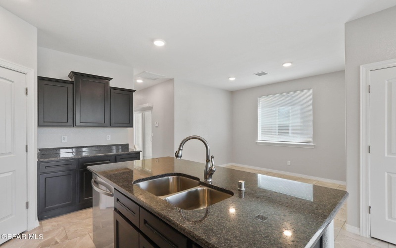 5888 KOBE BRYANT Street, El Paso, TX 79924, 3 Habitaciones Habitaciones , ,1 BañoBaños,Residential,En Venta,5888 KOBE BRYANT Street,921606