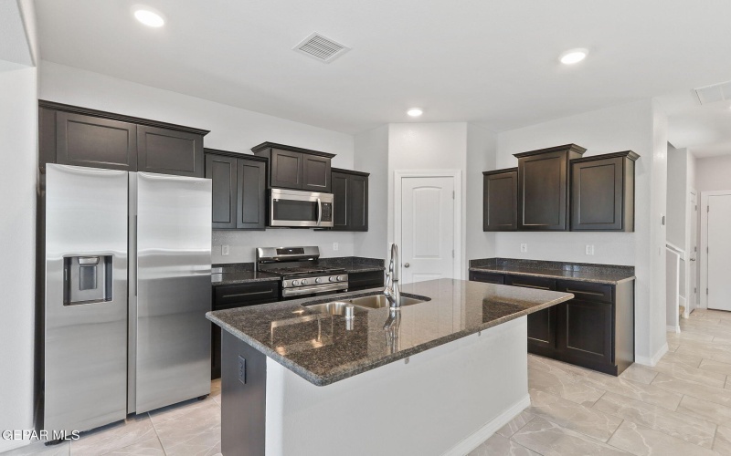 5888 KOBE BRYANT Street, El Paso, TX 79924, 3 Habitaciones Habitaciones , ,1 BañoBaños,Residential,En Venta,5888 KOBE BRYANT Street,921606