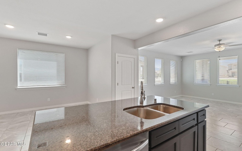 5888 KOBE BRYANT Street, El Paso, TX 79924, 3 Habitaciones Habitaciones , ,1 BañoBaños,Residential,En Venta,5888 KOBE BRYANT Street,921606