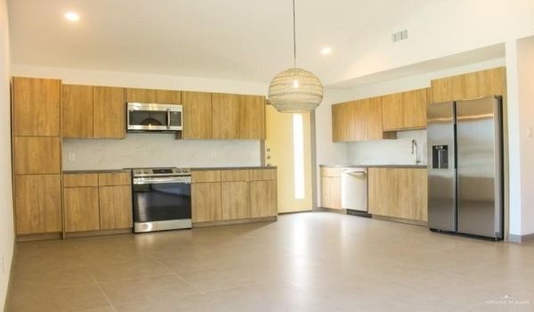 2701 Woodpecker Road, Weslaco, TX 78596, ,Residential Multi Family,For Sale,2701 Woodpecker Road,415411