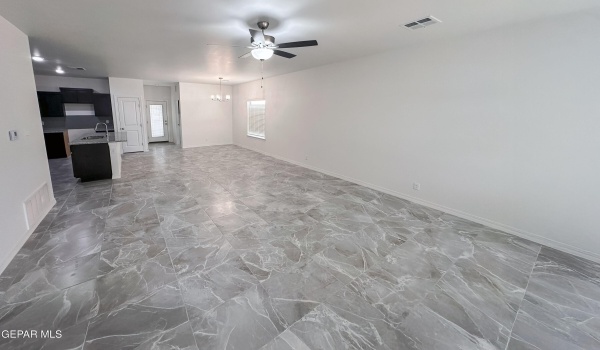 905 Larkhall Place, El Paso, TX 79928, 3 Bedrooms Bedrooms, ,2 BathroomsBathrooms,Residential,For Sale,905 Larkhall Place,921672
