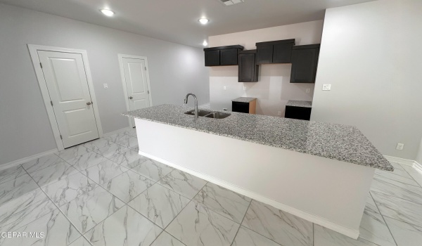 909 LARKHALL Place, El Paso, TX 79928, 4 Habitaciones Habitaciones , ,2 BañosBaños,Residential,En Venta,909 LARKHALL Place,921685