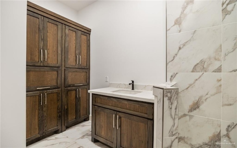 3655 Macquarie Drive, Edinburg, TX 78542, 3 Bedrooms Bedrooms, ,2 BathroomsBathrooms,Residential,For Sale,3655 Macquarie Drive,438101