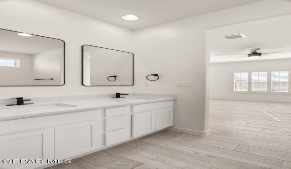 13381 Highworth Drive, El Paso, TX 79928, 3 Habitaciones Habitaciones , ,3 BañosBaños,Residential,En Venta,13381 Highworth Drive,921733
