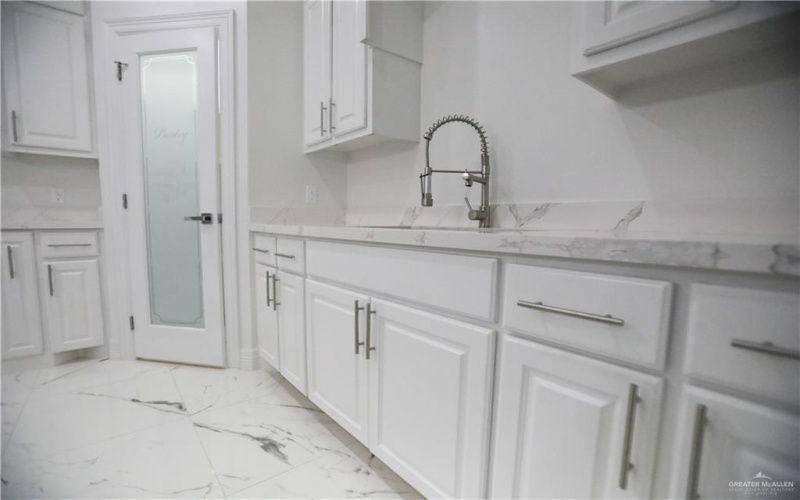 1712 Trophy Drive, Edinburg, TX 78542, 3 Bedrooms Bedrooms, ,3 BathroomsBathrooms,Residential,For Sale,1712 Trophy Drive,443000