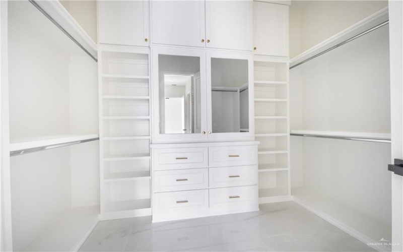 13908 N 35th Street, McAllen, TX 78504, 4 Bedrooms Bedrooms, ,3 BathroomsBathrooms,Residential,For Sale,13908 N 35th Street,444368