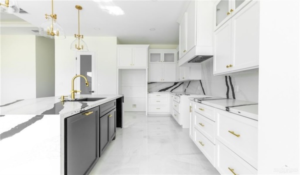 13908 N 35th Street, McAllen, TX 78504, 4 Bedrooms Bedrooms, ,3 BathroomsBathrooms,Residential,For Sale,13908 N 35th Street,444368
