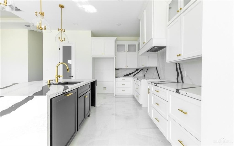 13908 N 35th Street, McAllen, TX 78504, 4 Bedrooms Bedrooms, ,3 BathroomsBathrooms,Residential,For Sale,13908 N 35th Street,444368