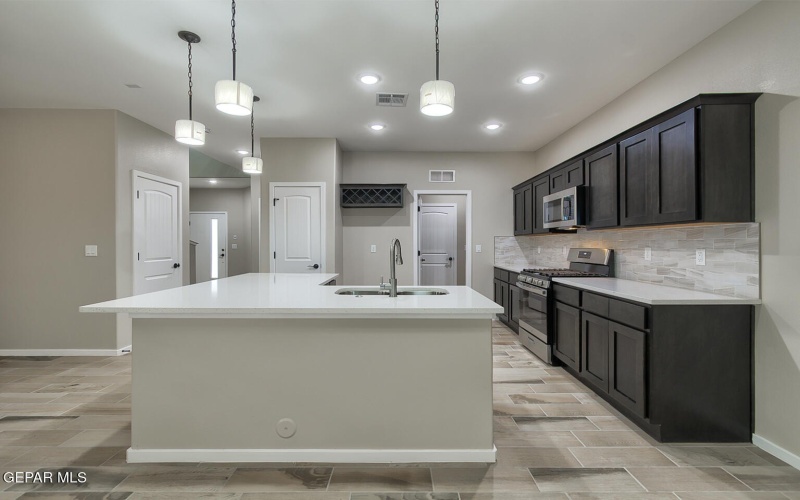 421 Davi's Greenwood Court, Vinton, TX 79821, 4 Bedrooms Bedrooms, ,2 BathroomsBathrooms,Residential,For Sale,421 Davi's Greenwood Court,921871