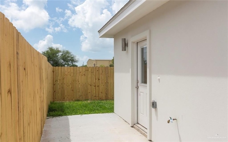 421 E Acacia Street, Alamo, TX 78516, ,Residential Multi Family,For Sale,421 E Acacia Street,446244