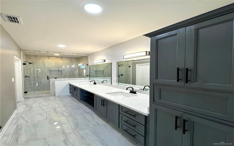 3803 Gambit Road, San Juan, TX 78589, 3 Habitaciones Habitaciones , ,2 BañosBaños,Residential,En Venta,3803 Gambit Road,447038