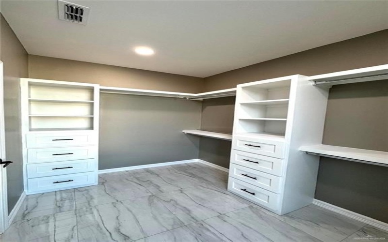 3803 Gambit Road, San Juan, TX 78589, 3 Habitaciones Habitaciones , ,2 BañosBaños,Residential,En Venta,3803 Gambit Road,447038