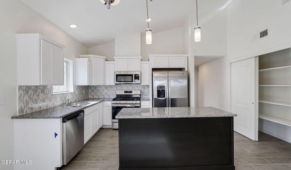 14372 Bill Lazor Parkway, El Paso, TX 79928, 3 Bedrooms Bedrooms, ,2 BathroomsBathrooms,Residential,For Sale,14372 Bill Lazor Parkway,921925