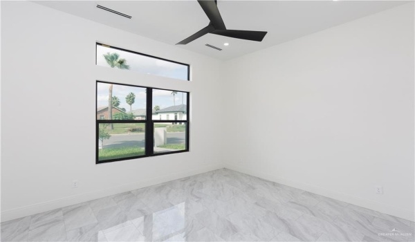 2109 Mauve Drive, Mission, TX 78572, 3 Bedrooms Bedrooms, ,2 BathroomsBathrooms,Residential,For Sale,2109 Mauve Drive,448885