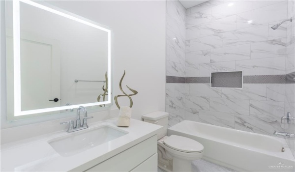 2109 Mauve Drive, Mission, TX 78572, 3 Bedrooms Bedrooms, ,2 BathroomsBathrooms,Residential,For Sale,2109 Mauve Drive,448885