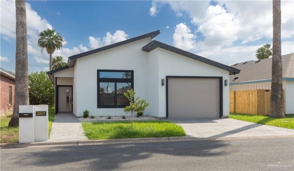 2109 Mauve Drive, Mission, TX 78572, 3 Bedrooms Bedrooms, ,2 BathroomsBathrooms,Residential,For Sale,2109 Mauve Drive,448885