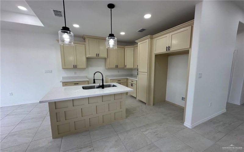 428 N Leon Avenue, Elsa, TX 78543, 3 Bedrooms Bedrooms, ,2 BathroomsBathrooms,Residential,For Sale,428 N Leon Avenue,449381