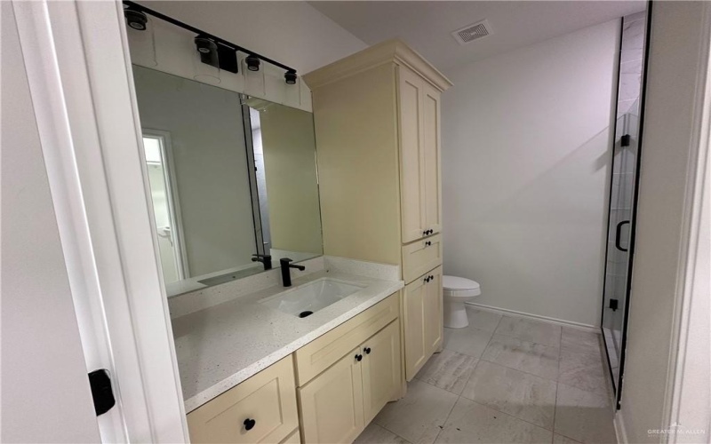 428 N Leon Avenue, Elsa, TX 78543, 3 Bedrooms Bedrooms, ,2 BathroomsBathrooms,Residential,For Sale,428 N Leon Avenue,449381