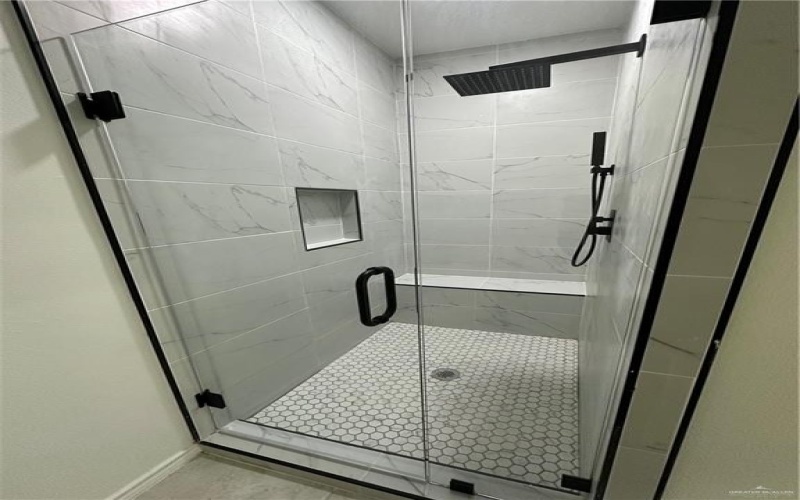 428 N Leon Avenue, Elsa, TX 78543, 3 Bedrooms Bedrooms, ,2 BathroomsBathrooms,Residential,For Sale,428 N Leon Avenue,449381