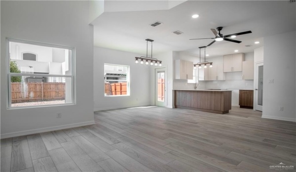 2310 Corales Street, Mission, TX 78573, 3 Bedrooms Bedrooms, ,2 BathroomsBathrooms,Residential,For Sale,2310 Corales Street,449941