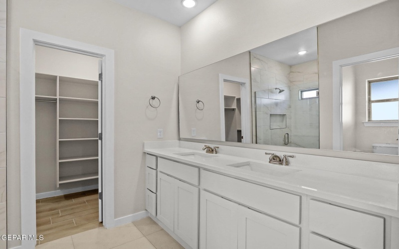 654 Davi's Greenwood Court, Vinton, TX 79821, 4 Bedrooms Bedrooms, ,3 BathroomsBathrooms,Residential,For Sale,654 Davi's Greenwood Court,922027